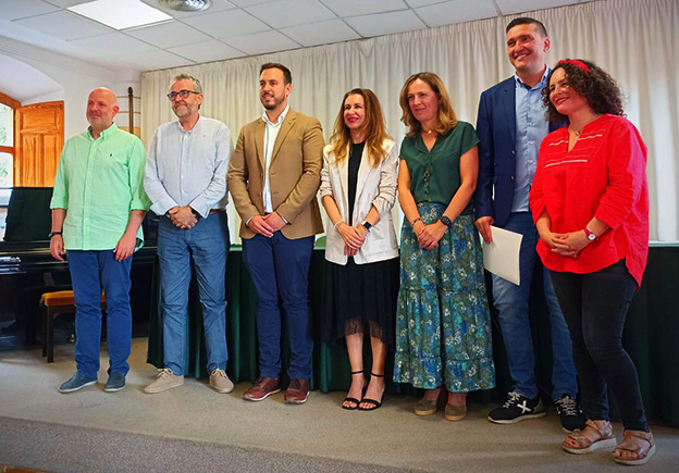 Mª Ángeles Barrionuevo gana el VI Certamen de Poesía ‘El 5 a las 5’ de Fuente Vaqueros