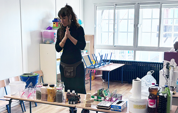 El CEIP Esquí-Escuela disfruta de un taller de fabricación de jabón casero, gracias al Ayuntamiento de Monachil