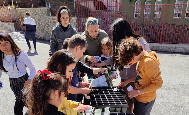 Taller de semillas de Sierra Nevada en el CEIP Esquí-Escuela (1)