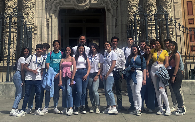 Los IES Nuestra Señora de la Cabeza y Jándula, invitados de honor en la celebración institucional del Día de Europa en el Palacio de San Telmo