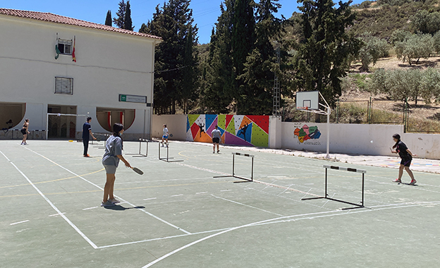 Descubre el Pickleball ¡Un Deporte para Todos en el CEIP Federico García Lorca, de Olivares!