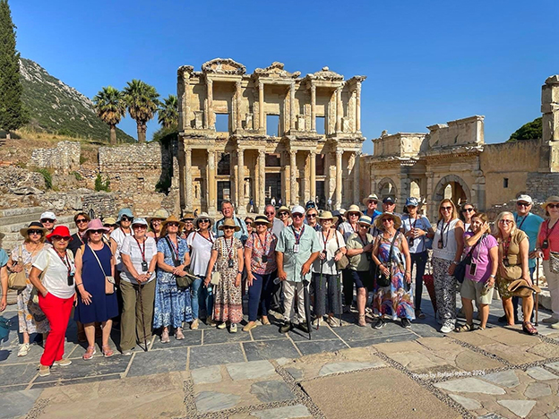 Rafael Reche: «Los alumnos universitarios mayores celebran el fin de curso con un crucero por Grecia»