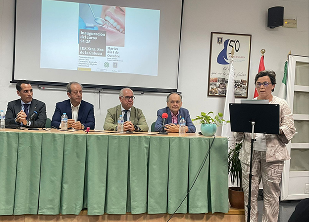 El IES Nuestra Señora de la Cabeza de Andújar inaugura el curso con la presentación del nuevo Ciclo de Grado Superior en Higiene Bucodental