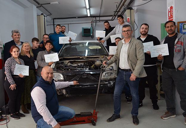 El Centro Público de FPE Cartuja forma a la principal cantera de mecánicos de Granada