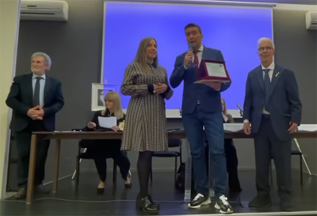 El poeta Ramón Martínez premiado en Milán por la Asociación VerbumlandiArt