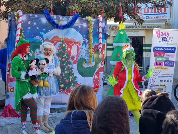 La ‘Grincha’ de la Navidad visita a los niños y niñas de Cúllar Vega