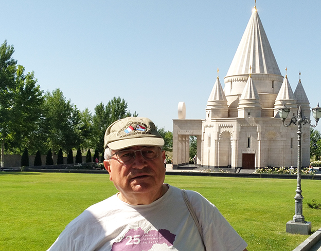 Juan Franco Crespo: «Armenia, 7/17: «La visita al tempo yazidí de Quba Mere Diwan»