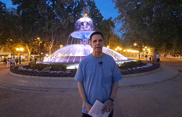 Sánchez Manzano publica ‘Las tres vidas de Benjamín Cazenave’, una novela distópica ambientada en Granada