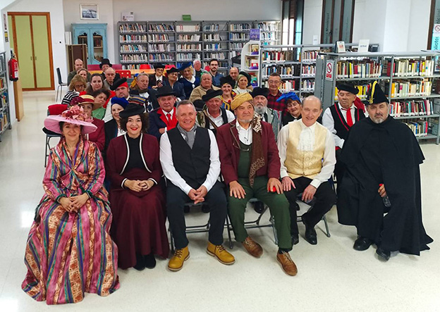 Cerrar las aulas para abrirse al mundo (Manifiesto andariego por una educación sin muros)