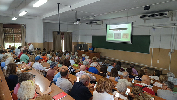 Primer día de clase en el APFA: la ilusión de volver a aprender