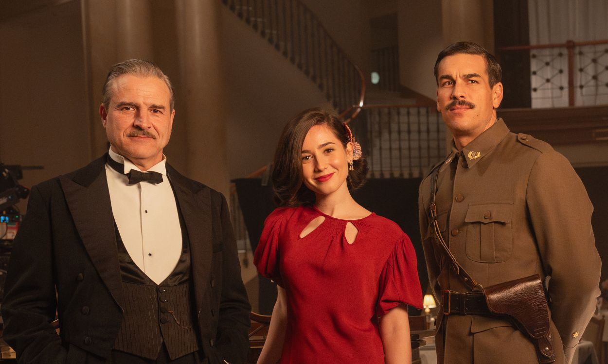 ‘La cena’ de Manuel Gómez Pereira, una imprescindible caricatura de la dictadura