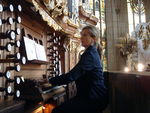 Concierto de Inmaculada Ferro en el Monasterio de San Jerónimo a beneficio del Banco de Alimentos de Granada