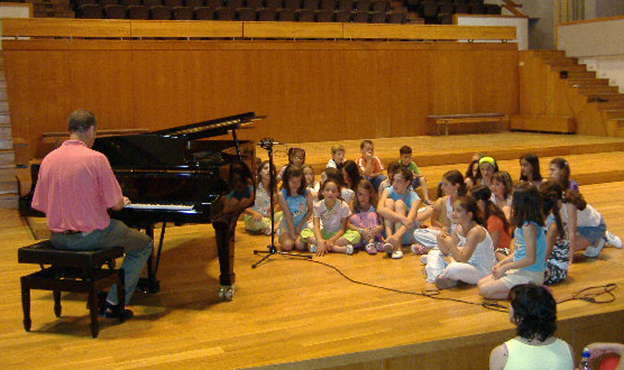 Ana Barea Arco: «La Educación musical es imprescindible»