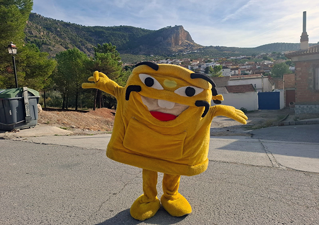 Plastichín, Cartúnez y Vidriolo inauguran su gira escolar en el CEIP Federico García Lorca de Olivares