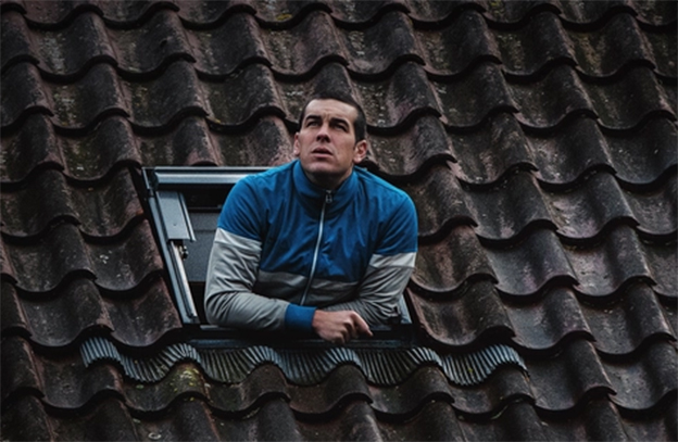 Pilar Mesa Arroyo: «Una visión del exilio contemporáneo. Crítica de la película ‘Muy lejos’ de Gerard Oms»