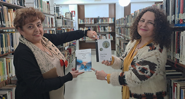 Ana Barea presenta su poemario ‘Lagrimaciendo sobre el vacío’ en la Biblioteca de Andalucía
