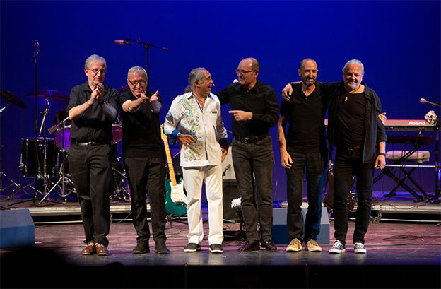 Música y poesía a favor de los más pobres de la India