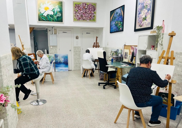 La Asociación Artística Alminares presenta su ‘Exposición colectiva’ en Granada